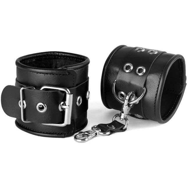 Черные кожаные наручники с ремешком с двумя карабинами на концах - BDSM accessories. Фотография 3.