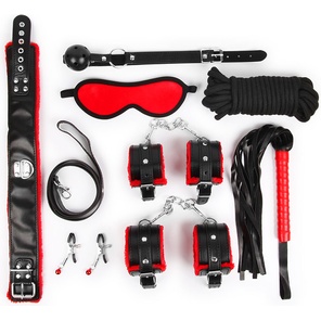  Стильный черно-красный набор БДСМ: маска, кляп, зажимы, плётка, ошейник, наручники, оковы, верёвка 