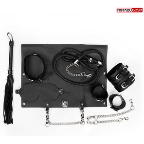  Черный набор БДСМ в сумке: маска, ошейник с поводком, наручники, оковы, плеть 