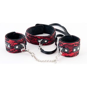  Кружевной набор красного цвета: ошейник и наручники 