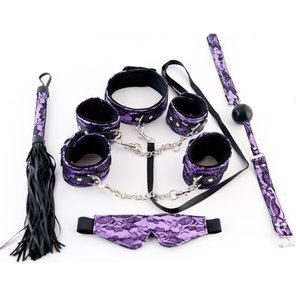  Большой кружевной набор пурпурного цвета: маска, наручники, оковы, ошейник, флоггер, кляп 