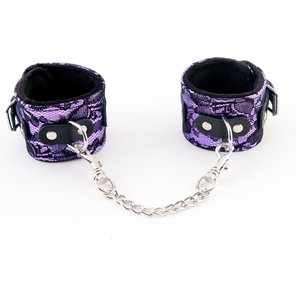  Пурпурные кружевные наручники 