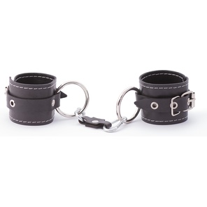  Черные кожаные наручники с контрастной строчкой 