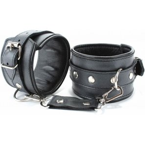  Черные кожаные наручники с металлическими клепками 