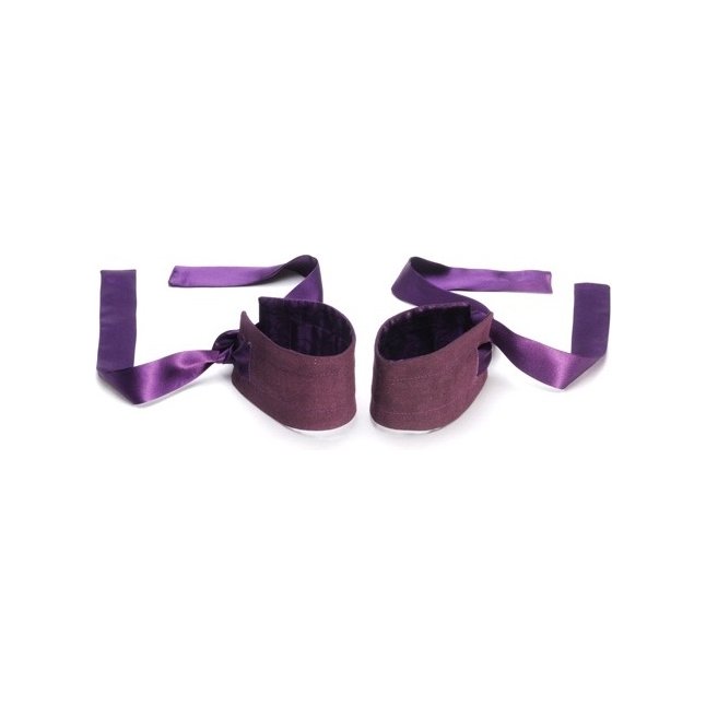 Фиолетовые шелковые наручники Etherea. Фотография 2.