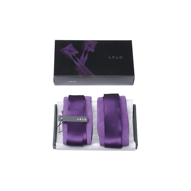 Фиолетовые шелковые наручники Etherea. Фотография 3.