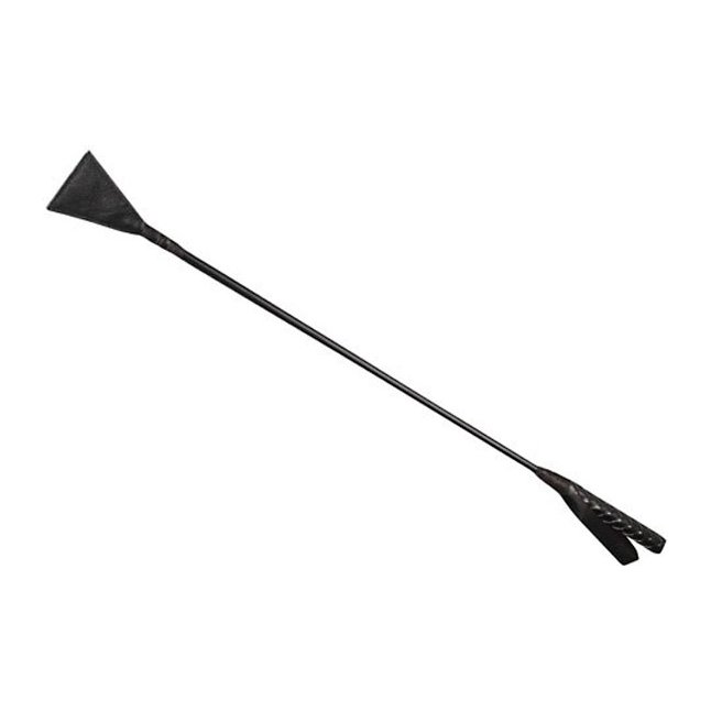 Длинный черный стэк с треугольным наконечником