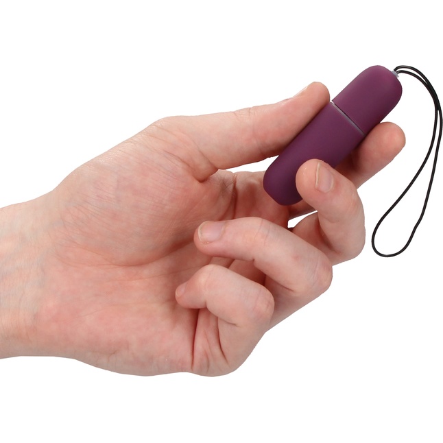 Фиолетовый вибростимулятор Remote Vibrating Bullet - Shots Toys. Фотография 3.