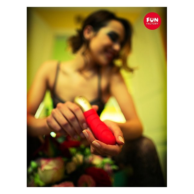 Красный мини-вибратор Flora - 16,7 см. Фотография 3.