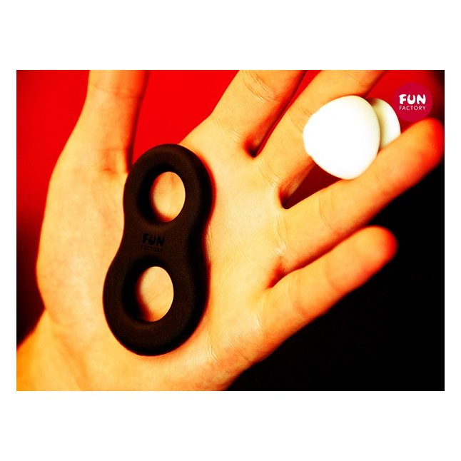 Черное эрекционное кольцо 8ight со съёмным стимулятором клитора. Фотография 2.