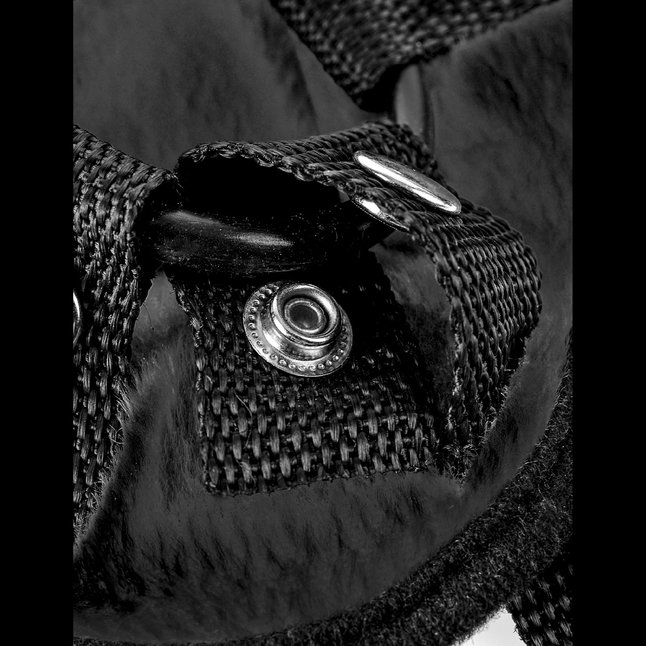 Женские трусики для страпона Vibrating Plush Harness - Fetish Fantasy Harness Collection. Фотография 3.