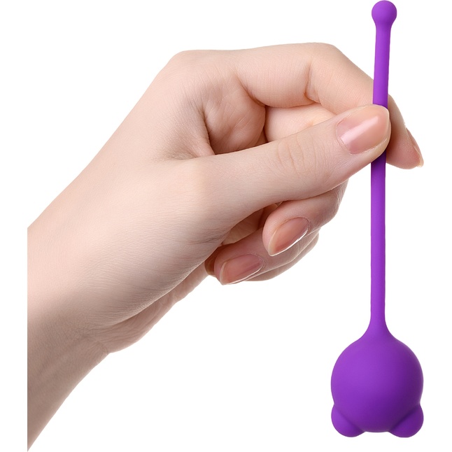 Фиолетовый силиконовый вагинальный шарик A-Toys с ушками. Фотография 2.