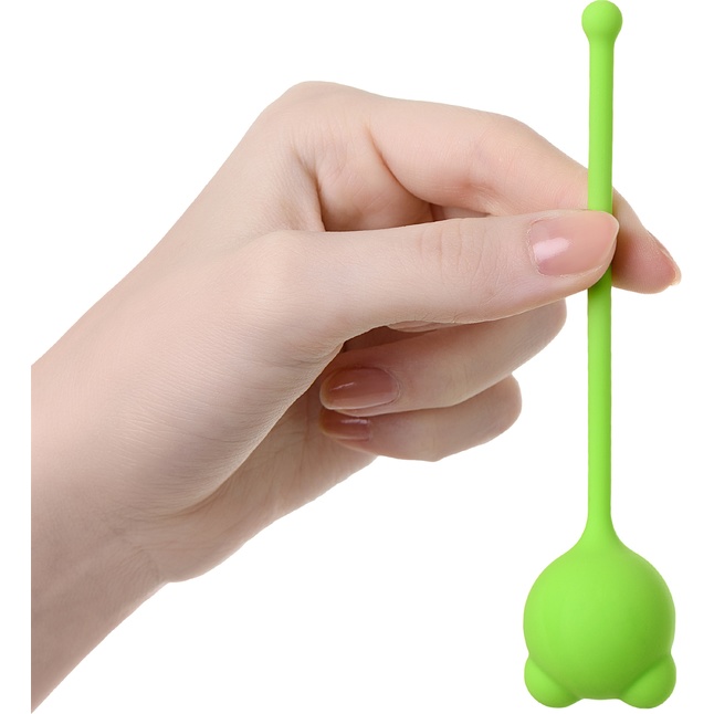 Зеленый силиконовый вагинальный шарик A-Toys с ушками. Фотография 2.