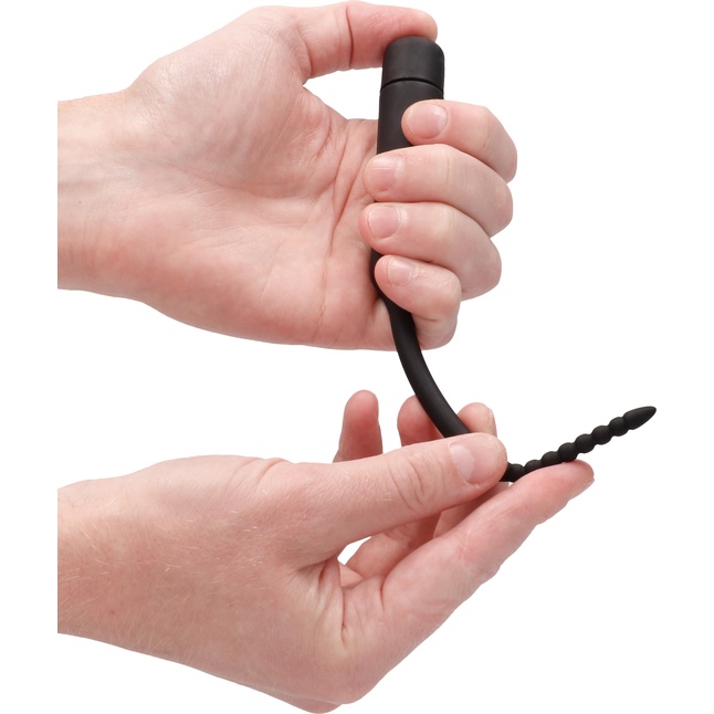 Черный стимулятор уретры с вибрацией Silicone Vibrating Bullet Plug With Beaded Tip - Ouch!. Фотография 3.