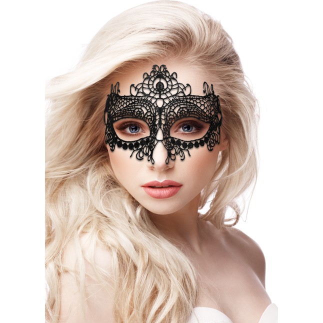 Черная кружевная маска на глаза Queen Black Lace Mask - Ouch!. Фотография 2.