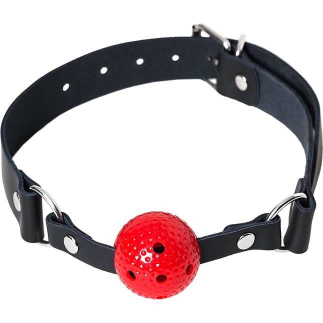 Красный кляп-шарик на черном регулируемом ремешке. Фотография 2.
