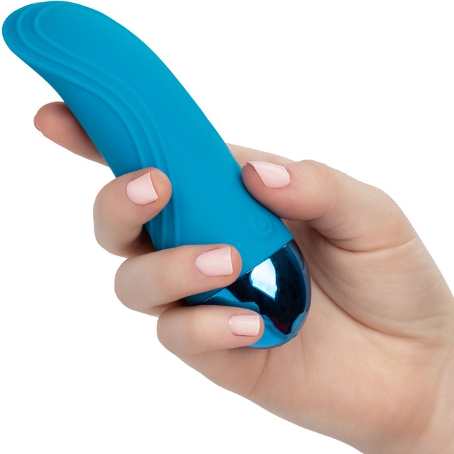 Голубой мини-вибратор Tremble Tickle - 12,75 см. Фотография 6.