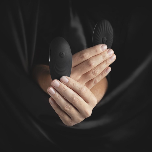 Черный вибромассажер Vibes N 3 с кружевными трусиками - Sway Vibes. Фотография 6.