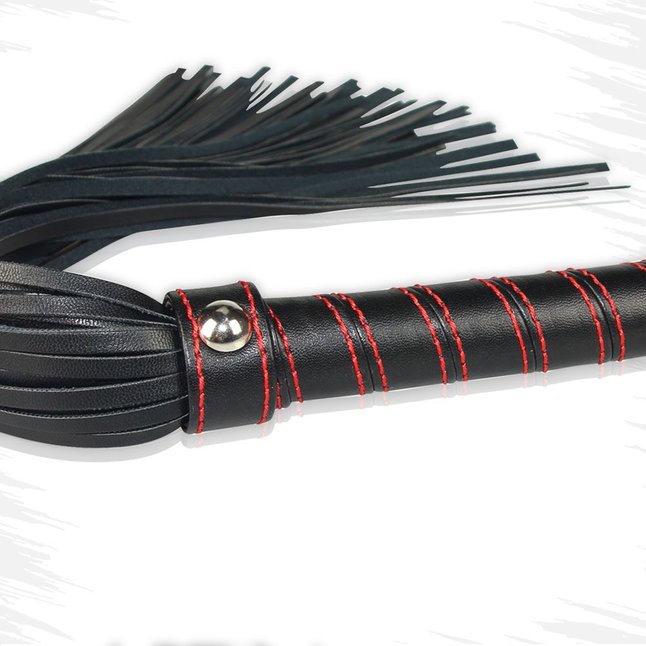 Черная плеть с петлей и контрастной красной строчкой - 45,7 см. Фотография 5.