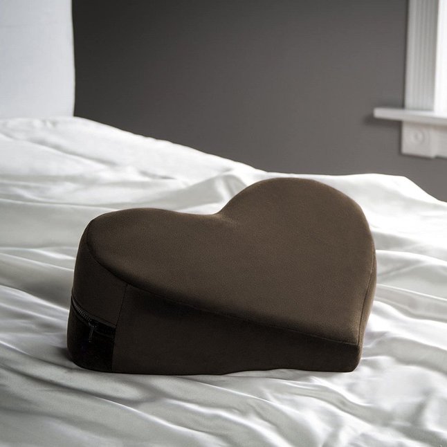 Кофейная подушка для любви Liberator Retail Heart Wedge. Фотография 2.