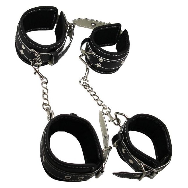 Пикантный БДСМ-набор на мягкой подкладке: наручники, поножи, ошейник с поводком, кляп. Фотография 4.
