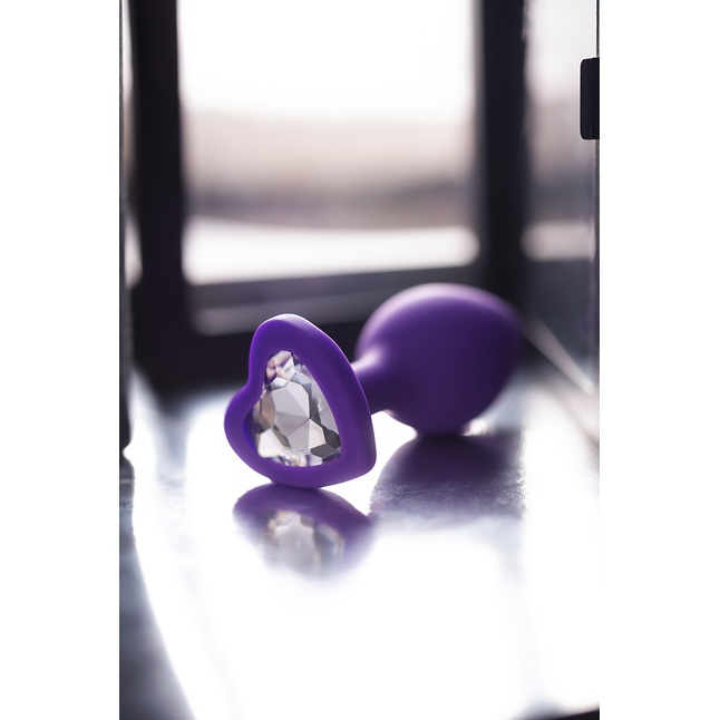 Фиолетовая анальная втулка с прозрачным стразом-сердечком - 7 см. Фотография 8.