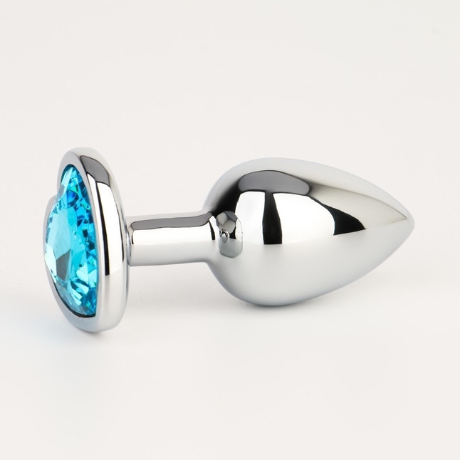 Серебристая анальная пробка с голубым кристаллом в форме сердца - 7 см - Оки-Чпоки. Фотография 2.