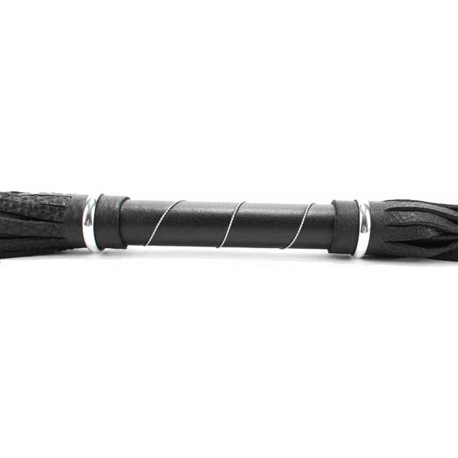 Чёрная кожаная плётка с белой строчкой на рукояти - 45 см. Фотография 5.