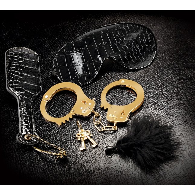 Набор Beginners Fantasy Kit из наручников, пуховки, маски и шлепалки - Fetish Fantasy Gold