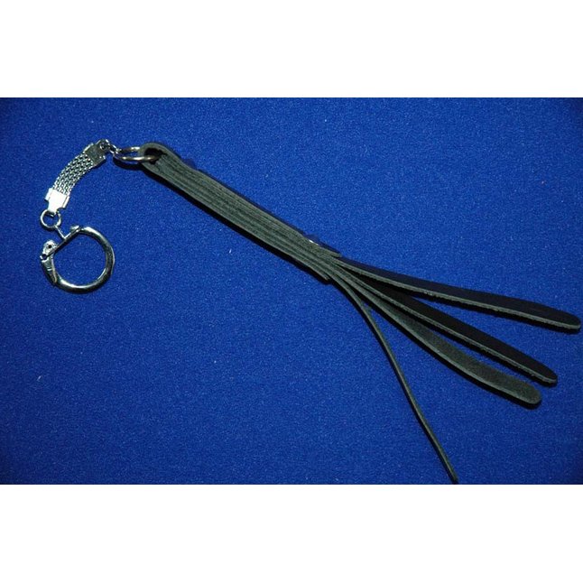 Чёрный брелок для ключей в форме шлёпалки
