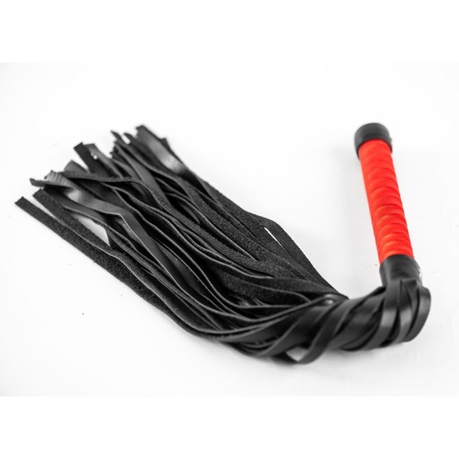 Черная кожаная плеть с красной ручкой - 50 см - Romantic Arsenal. Фотография 4.