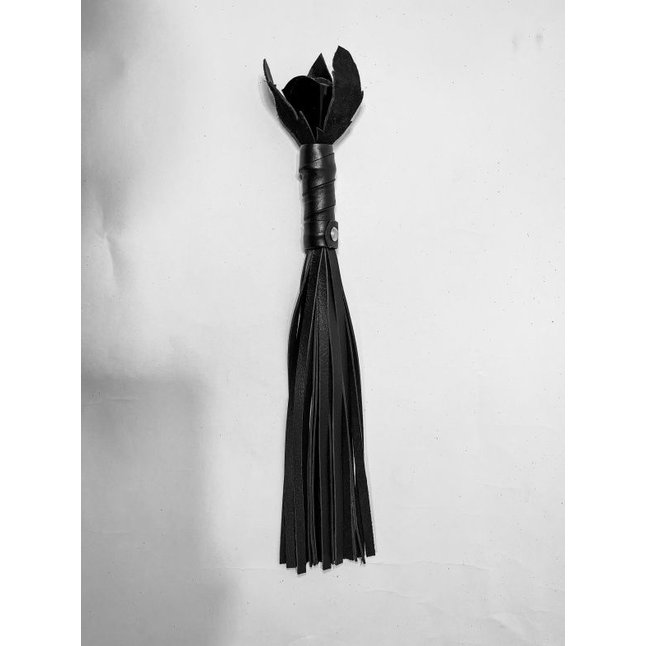 Черная кожаная плеть с лаковой розой в рукояти - 40 см. Фотография 5.