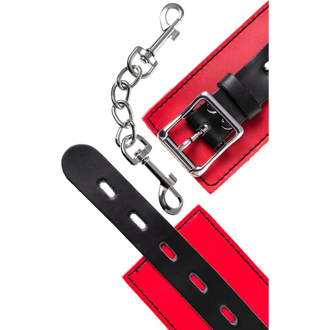 Красно-черные кожаные наручники со сцепкой - Theatre. Фотография 11.