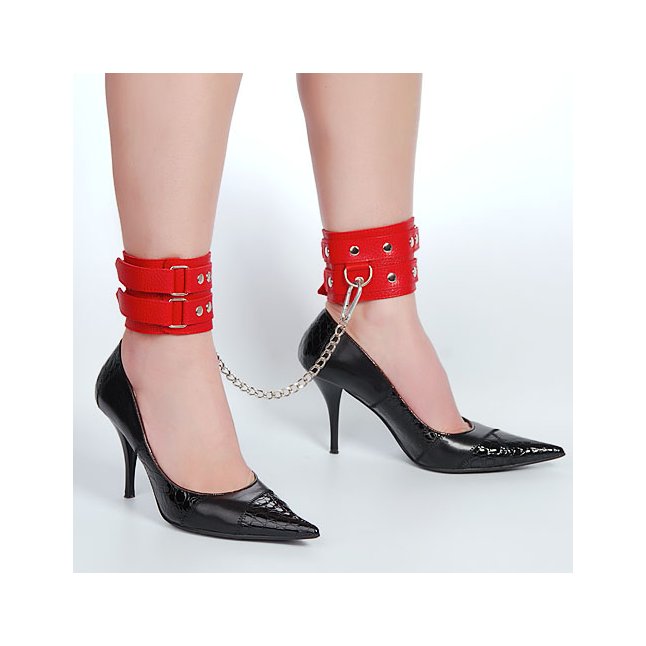 Кожаные красные оковы с цепочкой - BDSM accessories