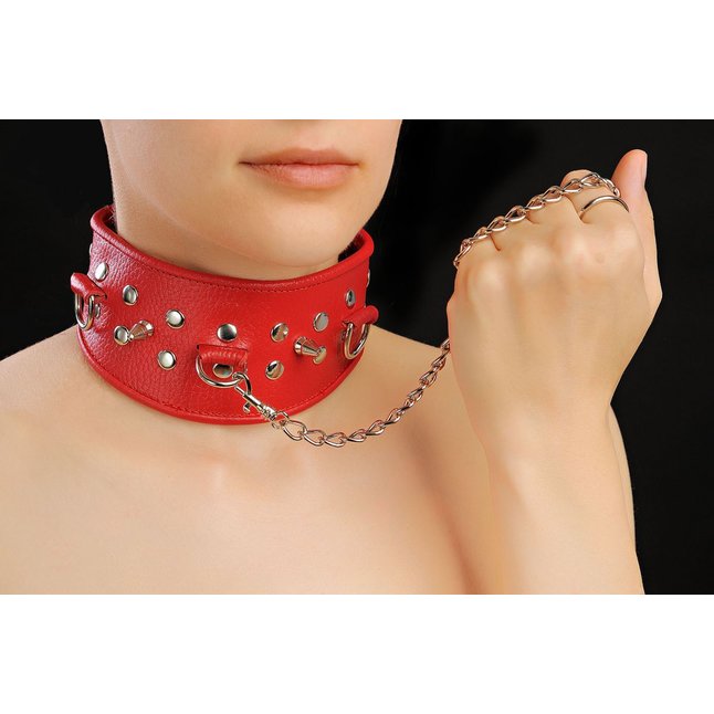 Красный кожаный ошейник с клёпками и шипами - BDSM accessories