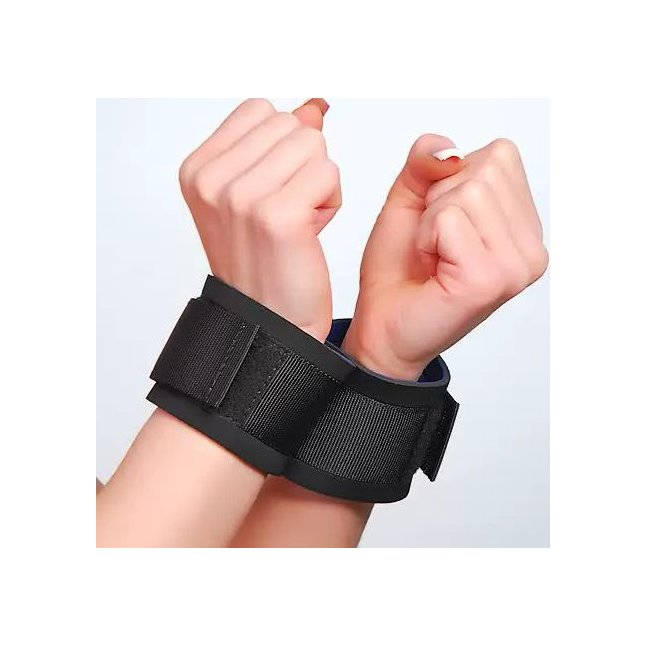 Чёрные наручники из неопрена - Sport Line