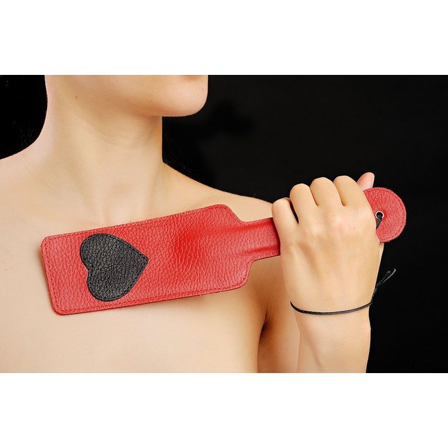 Красная хлопалка с сердечком - BDSM accessories