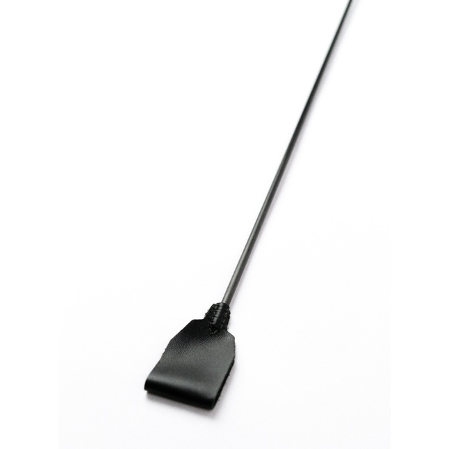 Черный кожаный стек с гладкой ручкой - 55 см