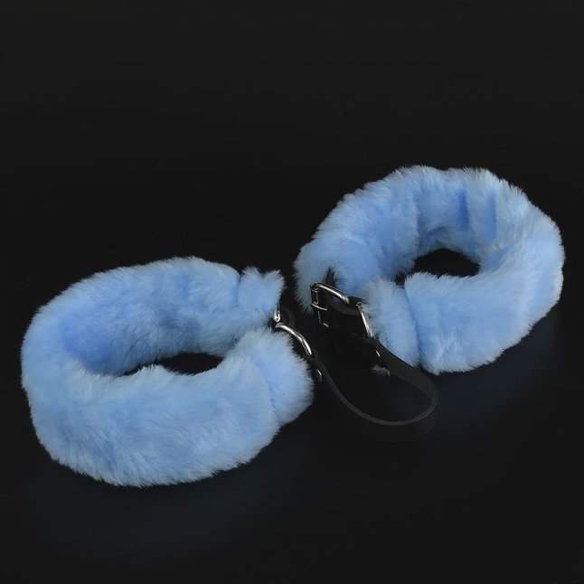 Черные кожаные оковы со съемной голубой опушкой - BDSM accessories