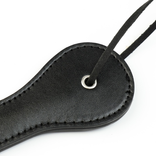 Черная гладкая шлепалка «Сердца» - 38 см - Оки-Чпоки. Фотография 4.