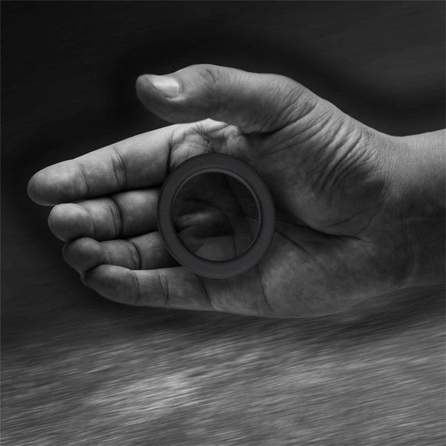 Черное эрекционное кольцо для пениса и мошонки Rooster Enric. Фотография 8.