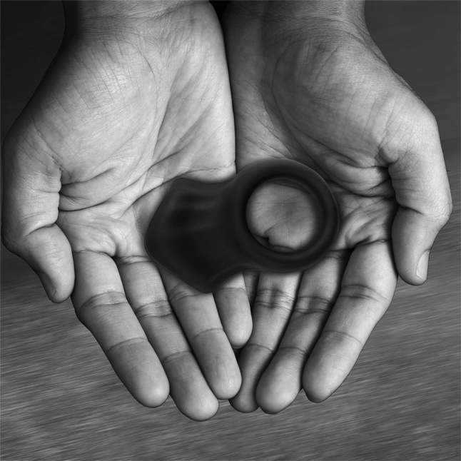 Черная эрекционная утяжка для пениса и мошонки Rooster Ivar. Фотография 8.