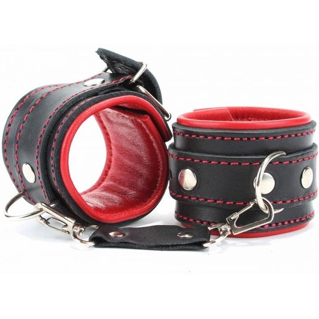 Черные наручники с красным подкладом