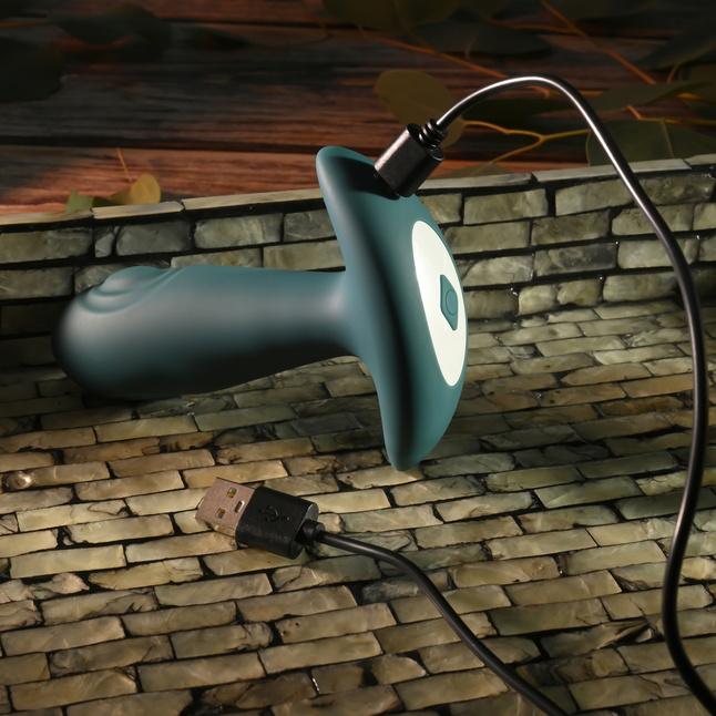 Изумрудная анальная вибропробка с пультом ДУ Tunnel Tapper - 12,1 см. Фотография 11.