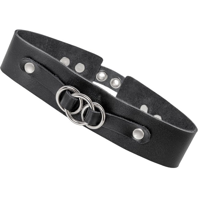 Черный чокер-ошейник со связанными кольцами на подложке. Фотография 5.