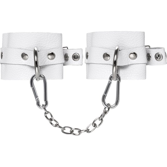 Белые мягкие кожаные наручники с люверсами. Фотография 2.