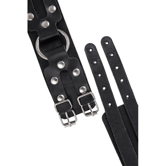 Черные кожаные оковы с двумя ремешками. Фотография 6.