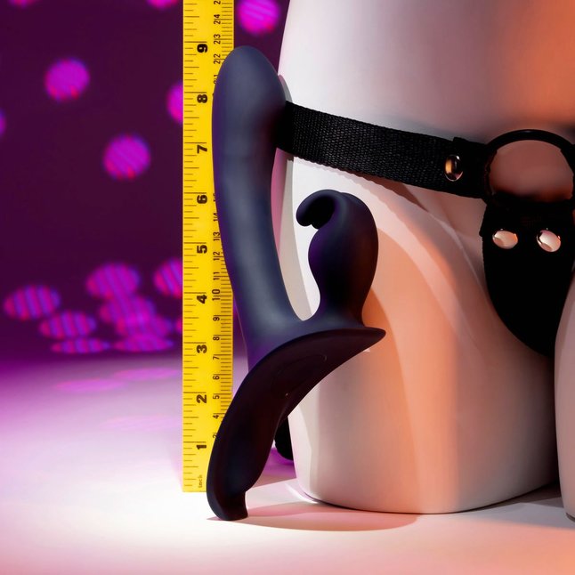 Женский страпон с вибрацией Giving Vibes. Фотография 12.