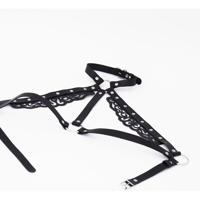 Черная резная портупея с клепками. Фотография 3.