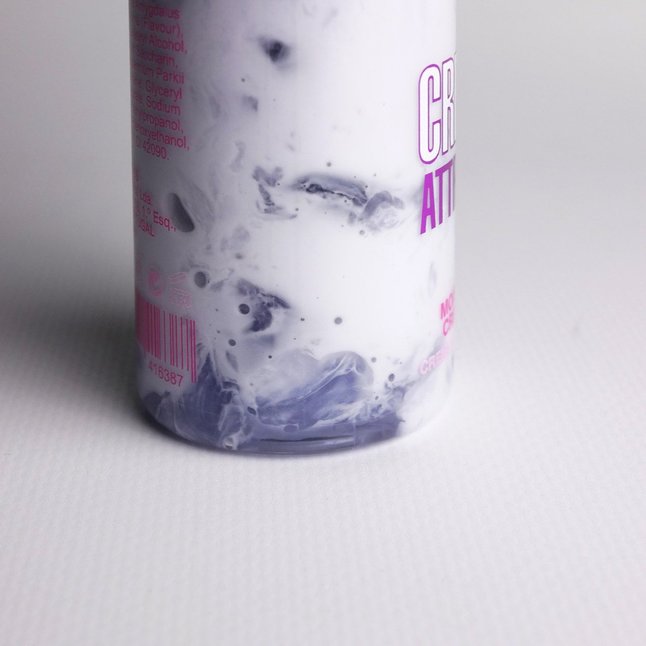 Увлажняющий крем-гель для тела с ароматом ежевики Creamy Attraction Blackberry - 100 мл. Фотография 2.